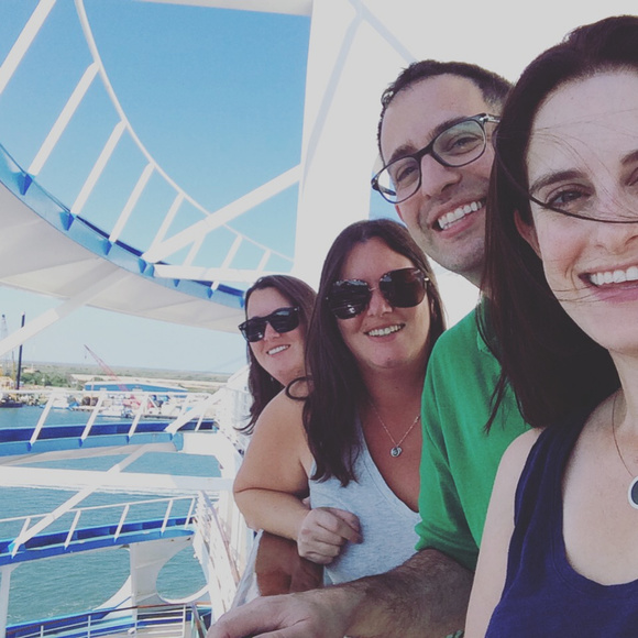 Meet your Posher, Stephanie - Picture 2 of 5